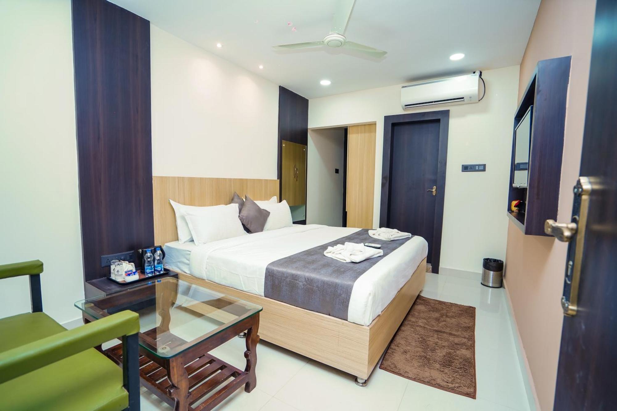 Hotel Middleton Nxt Bhuvanesvar Kültér fotó
