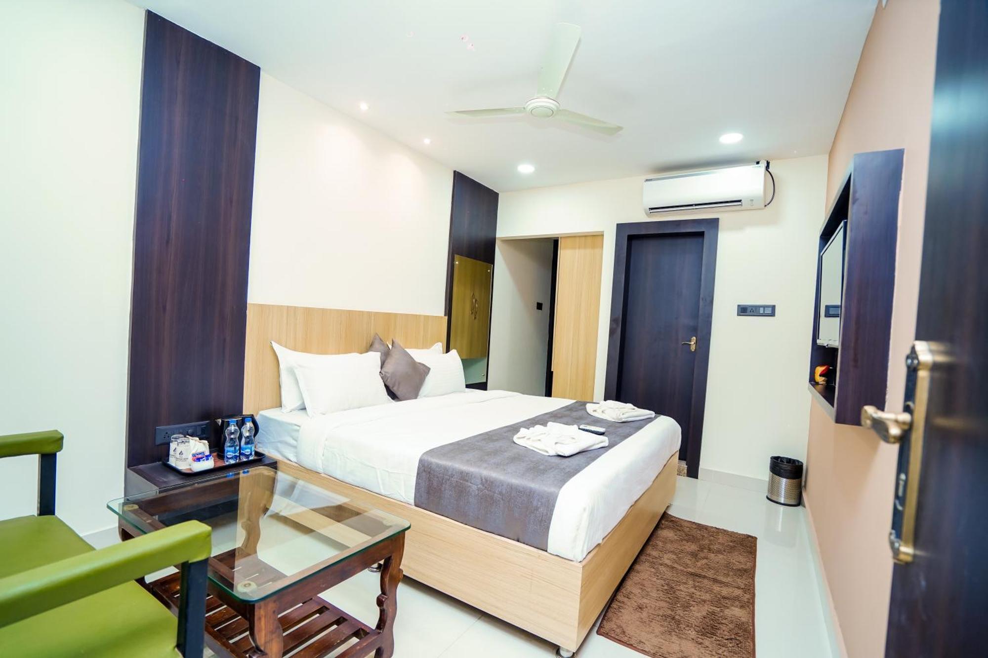 Hotel Middleton Nxt Bhuvanesvar Kültér fotó