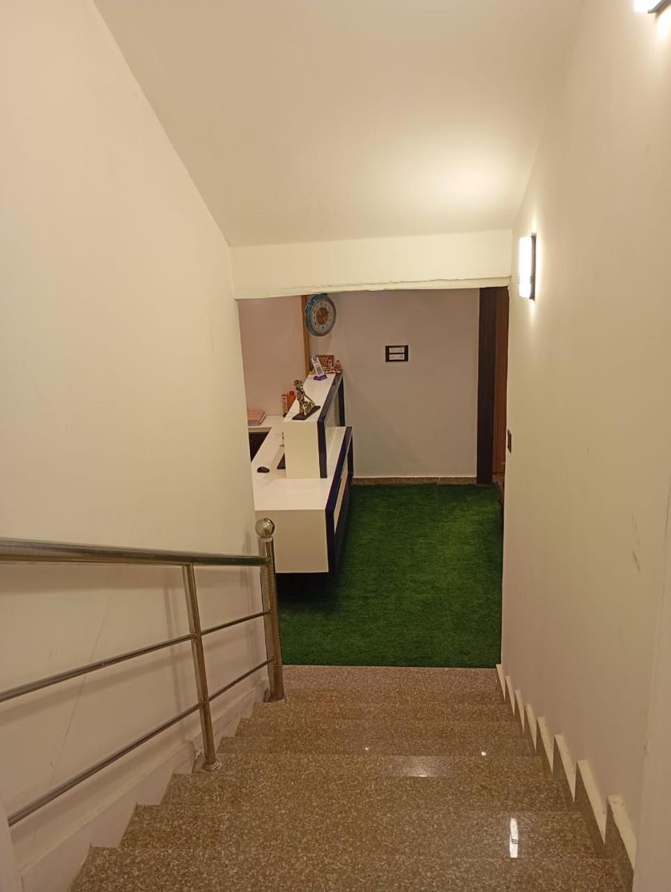 Hotel Middleton Nxt Bhuvanesvar Kültér fotó
